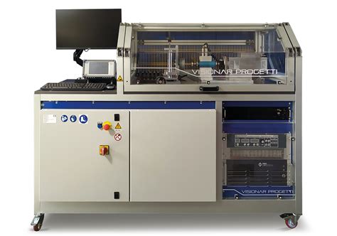 officina meccanica durante un test di efficienza su banco prova ammortizzatori