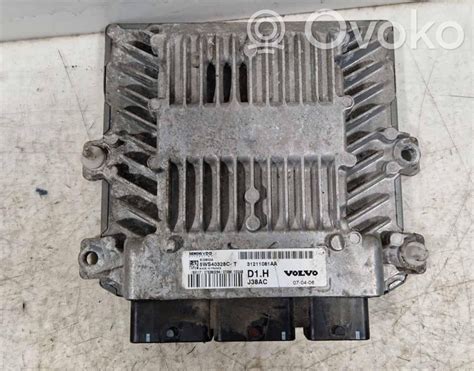 Immagine del vano motore Volvo V50 con indicazione delle dimensioni della batteria