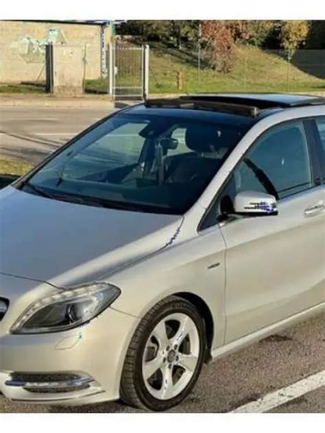 Dettaglio tetto apribile panoramico Mercedes Classe B