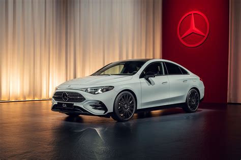 Immagine della Mercedes-Benz CLA durante l'evento di lancio