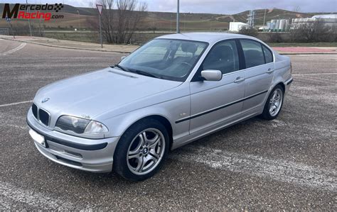Fronte di una BMW E46 berlina