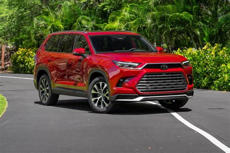 Toyota Highlander in ambiente urbano