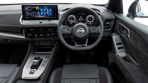 Nissan Qashqai interior with 7 seats