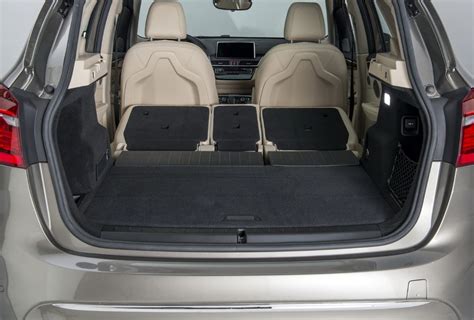 Dettaglio interni BMW Serie 2 Gran Tourer con sedili posteriori regolabili
