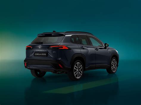 Toyota Corolla Cross in primo piano con il suo design audace