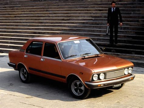 Vista frontale della Fiat 132 prima serie