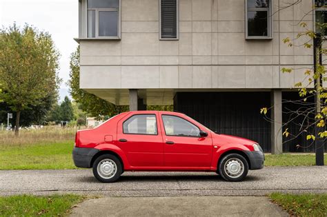 Dacia Logan laterale