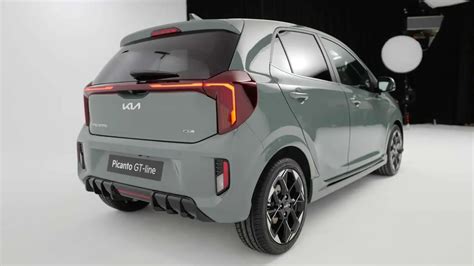 Kia Picanto 2025 posteriore con luci a LED
