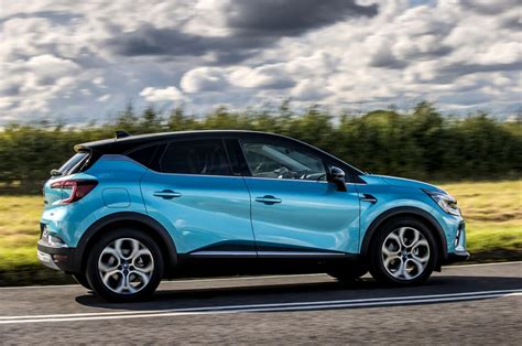 Renault Captur E-Tech Plug-in Hybrid in ricarica