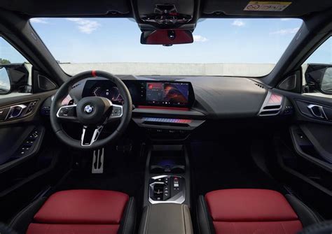 Interni BMW M235i Gran Coupé con sedili sportivi M