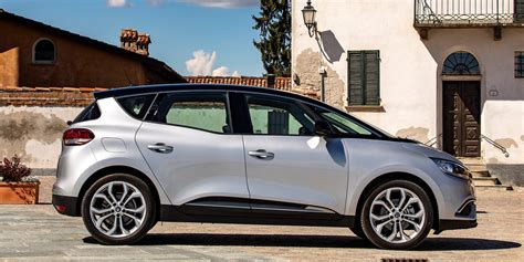 Gamma veicoli Renault con focus sui modelli Scenic
