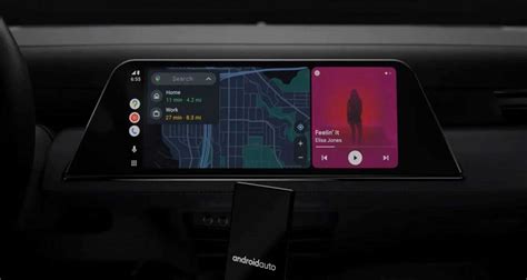Schermata della modalità Auto di Spotify con pulsanti grandi