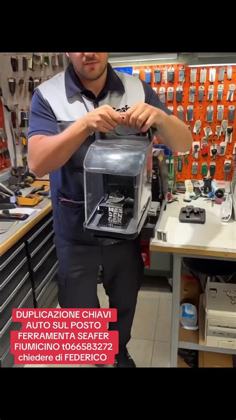 Attrezzatura professionale per duplicazione chiavi auto