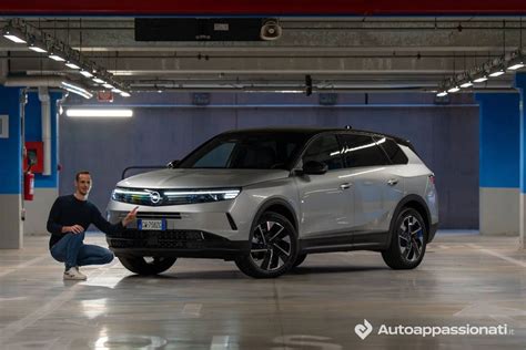 famiglia con SUV