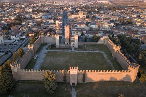 Mappa della località di Villafranca di Verona con indicazione dell'Agenzia Castello