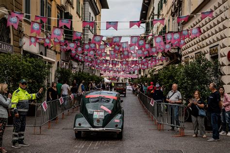 Auto d'epoca che partecipano alla Mille Miglia