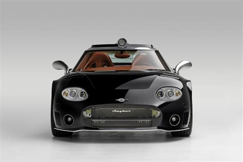 Modello di supercar Spyker in esposizione