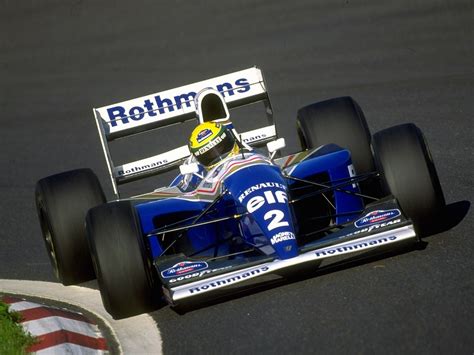 Ayrton Senna in pista con la Williams FW16