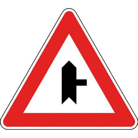 Intersezione stradale con indicazione di precedenza