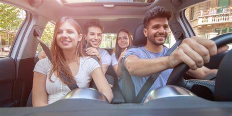 Posizioni in auto per ridurre il mal d'auto