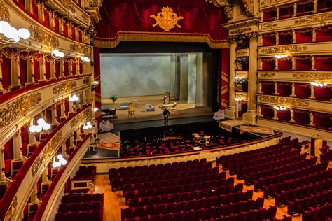 Teatro e palcoscenico in Italia