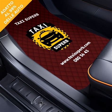 Esempio di tappetino auto personalizzato con logo