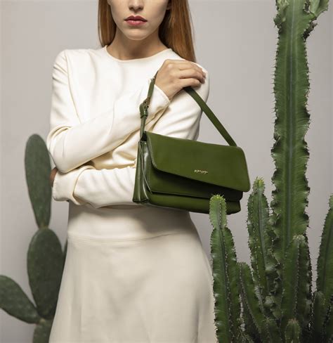 Borse e accessori Miomojo realizzati con materiali innovativi
