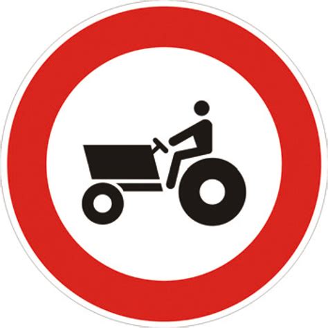 Segnale di transito vietato alle macchine agricole
