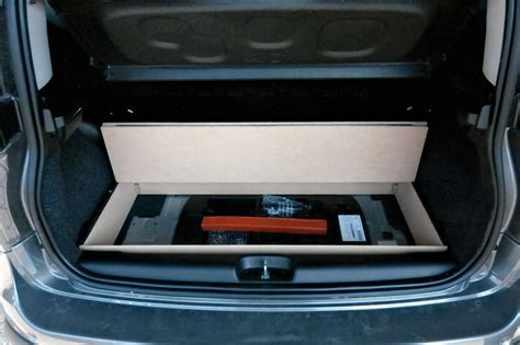 Subwoofer nel baule auto