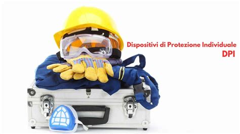 Operatore con dispositivi di sicurezza per decespugliatore