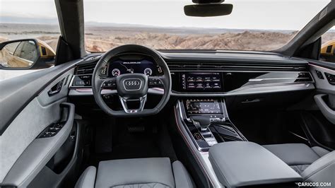 Audi Q8 interni cockpit