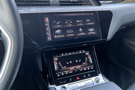Audi Q8 display centrale