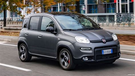 Fiat Panda Hybrid vista frontale
