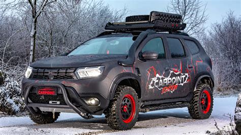 Dacia Duster 4x4 in ambiente off-road con accessori