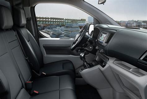 Toyota Proace Verso interni modulari