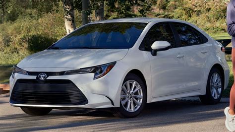 Toyota Corolla Hybrid in ambiente urbano