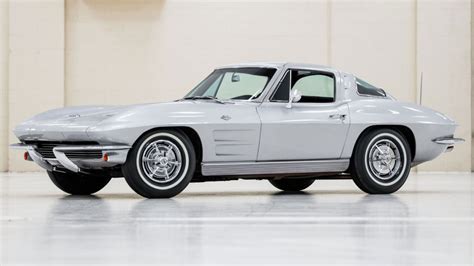 Corvette Sting Ray del 1963 con lunotto diviso
