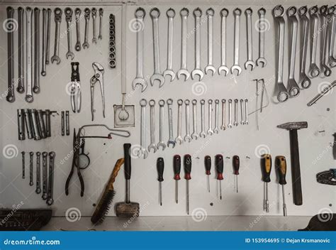 Strumenti per meccanica auto