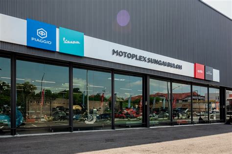 Motoplex esterno showroom