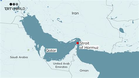 Mappa delle rotte commerciali e energetiche globali che mostrano lo Stretto di Hormuz, Bab el-Mandeb e Suez