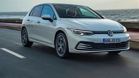 Volkswagen Golf TGI interni e esterni