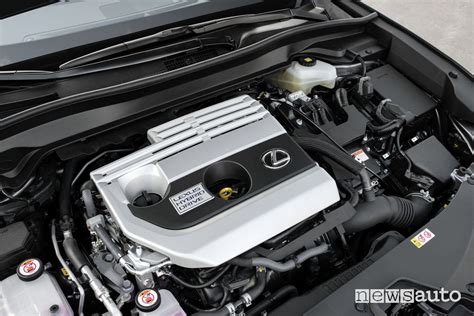 Motore ibrido Lexus UX