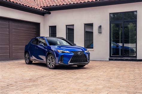 Lexus UX in versione F-Sport