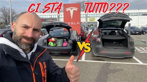 Tesla Model 3 con bagagliaio aperto