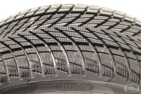 Goodyear UltraGrip Performance 3