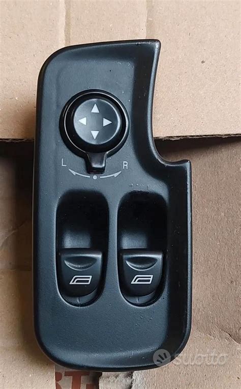Pulsantiera alzacristalli auto
