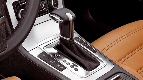 Interni auto con leva del cambio automatico DSG