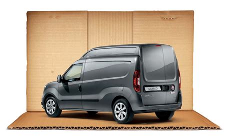 Fiat Doblò Cargo Maxi Refrigerato in azione