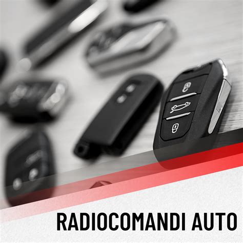 Chiavi auto moderne e telecomandi