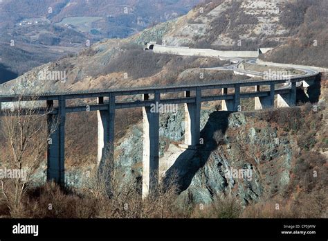 Autostrada della Cisa in montagna